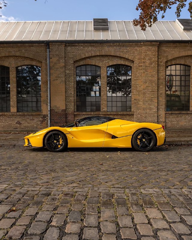 Yellow Ferrari LaFerrari 8