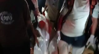 הרגע בו הועברו שני ההרוגים למתחם הרפואי נאצר, לאחר שמזל"ט תקף מספר פלסטינים ליד מסגד אל-קובבה במוואסי ח'אן…