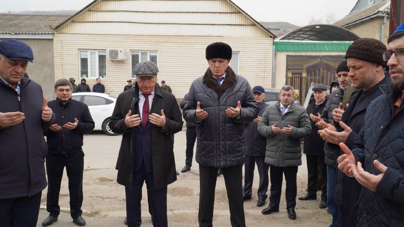 Абдулмуслим Абдулмуслимов и Заур Аскендеров посетили семью Ибрагим-Паши Садыкова фото