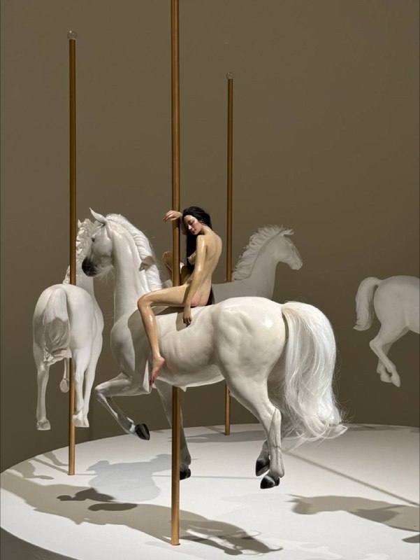 Картины, скульптуры и фотографииКартины, скульптуры и фотографии