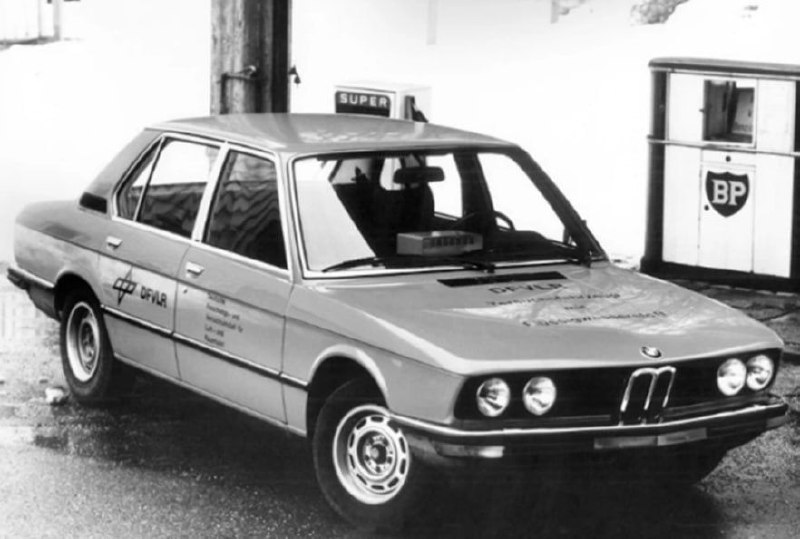 Первые эксперименты с водородными автомобилями.В 1979 году BMW Group совместно с
