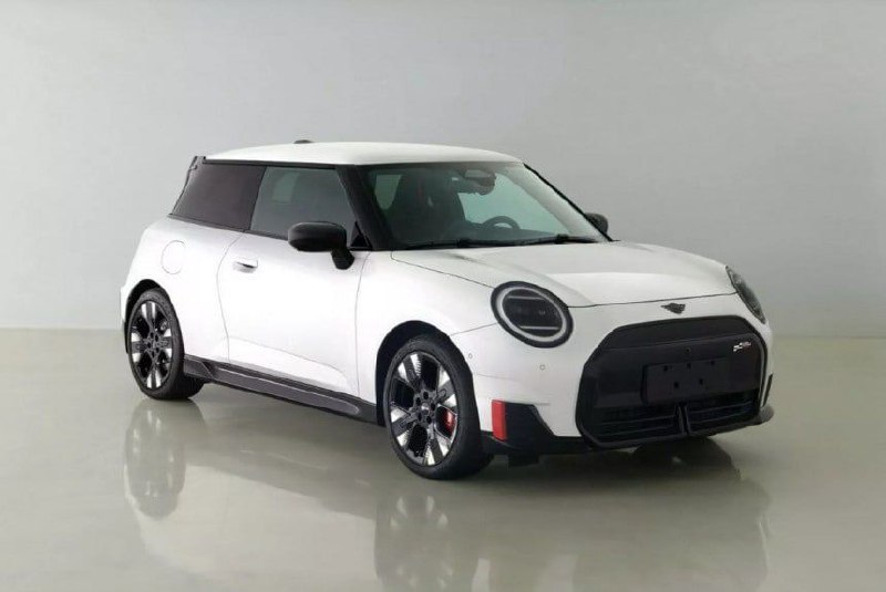 Электромобили Mini Cooper и Aceman получили спортивное исполнение JCW