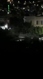 מראות של כוחות הכיבוש המתמשכים מסתערים על העיירה בית פוריק, מזרחית לשכם.