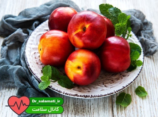زێ هـــەواڵ🍁: ویتامین C موجود در شلیل اثرات مفید در سلامت پوست، دندان واستخوان دارد. این میوه دارای نیاسین یا ویتامین B3 نیز هست.📡 #زێ