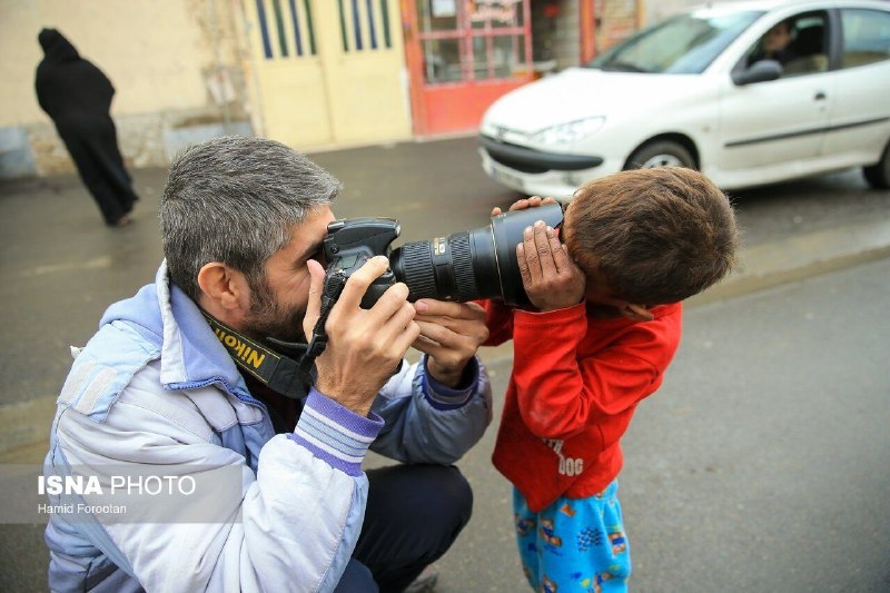 سردشت روداو: 🖼 پشت هر قاب، یک عکاس🔹 همزمان با روز جهانی عکاس(۲۸مرداد ۱۴۰۵)، دوربینها بار دیگر به روایتگر لحظههایی تبدیل میشوند که