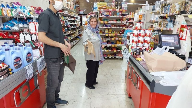 پایگاه خبری تارود: 📸 اجرای طرح «یکشنبه‌های بدون پلاستیک» در دماوند/ توزیع کیسه‌های پارچه‌ای میان شهروندان🔹در راستای صیانت از محیط زیست و کا