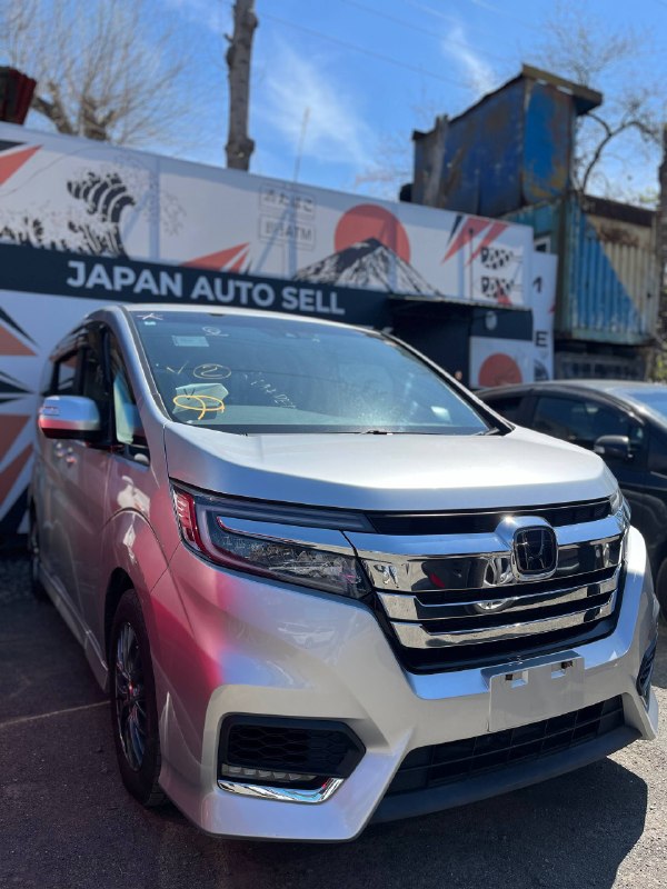 Honda Stepwgn 2018 фото 2