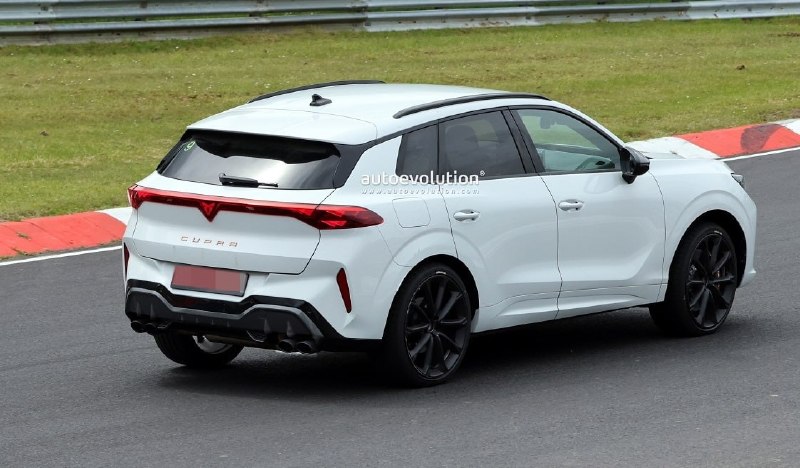 CUPRA тестирует мощный кроссовер Terramar с мотором от Audi 3