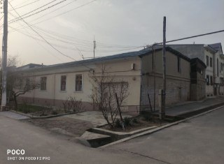 Hovli Uy Sotiladi