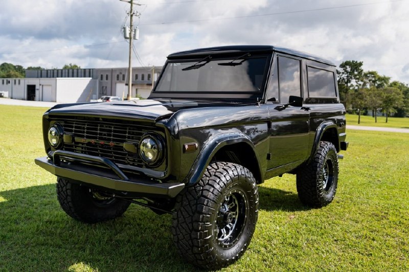 🚗💥 Новый стиль ретро‑автодизайна: 1974‑й Ford Bronco в полной «No Reserve» вер