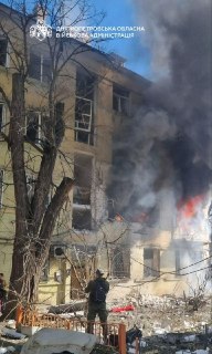 В результате атаки на Днепр пять человек получили ранения, поврежден многоквартирный дом, на двух этажах загорелись квартиры — местные власти