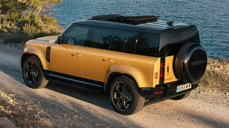 Land Rover Defender получил спецверсию в честь курортного острова Ибицы 6