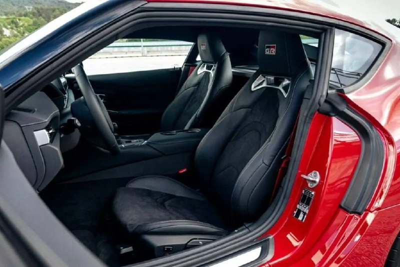 Toyota представила GR Supra Lightweight Evo 2