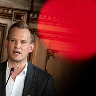 Rote Punkte, Schatten und Schlüssellöcher