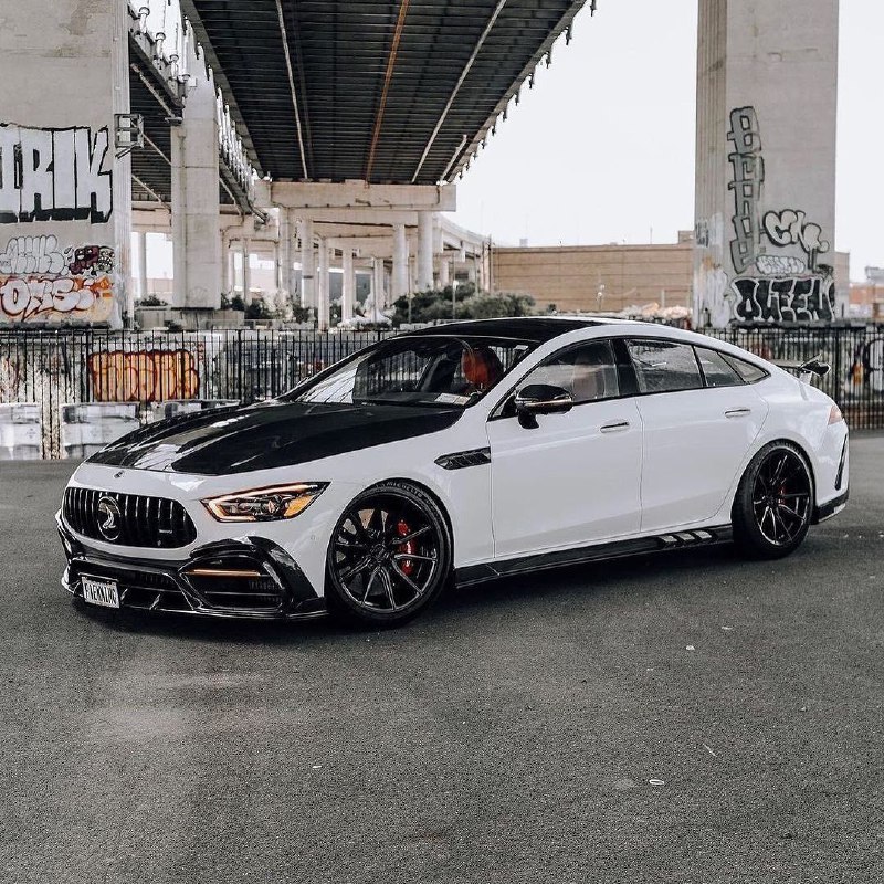 Mercedes-AMG GT 4-door с карбоновым бодикитом от Inferno 6
