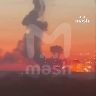 ВС РФ ударили по ракетным складам ВСУ под Киевом — после прилёта "Герани-4" началась вторичная детонация, трассу Киев — Житомир перекрыли, в столице частичный блэкаут.В районе населённого пункта Милая под Киевом продолжаются мощные взрывы. После попадания 