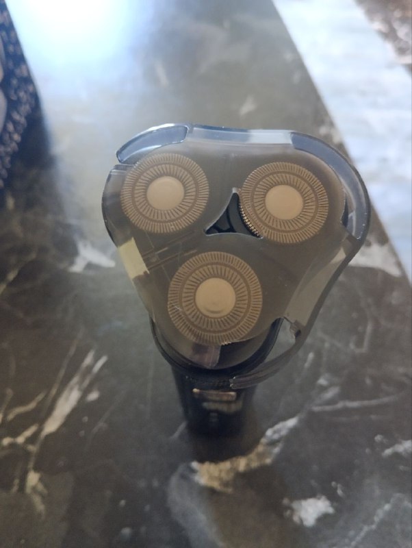 Продаю новую электробритву