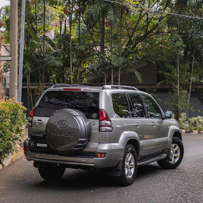 Нестареющая классика Toyota land cruiser prado 4