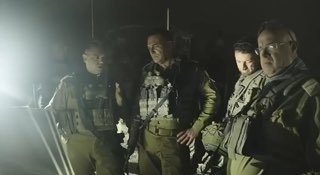 הרמטכ"ל של צבא האויב הישראלי בסיור שטח בטירת הבופור בדרום לבנון.