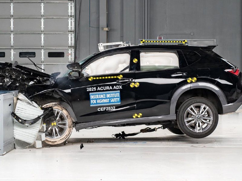Одна деталь на задних сиденьях лишила Acura ADX 2025 года наивысшего рейтинга безопасности по версии