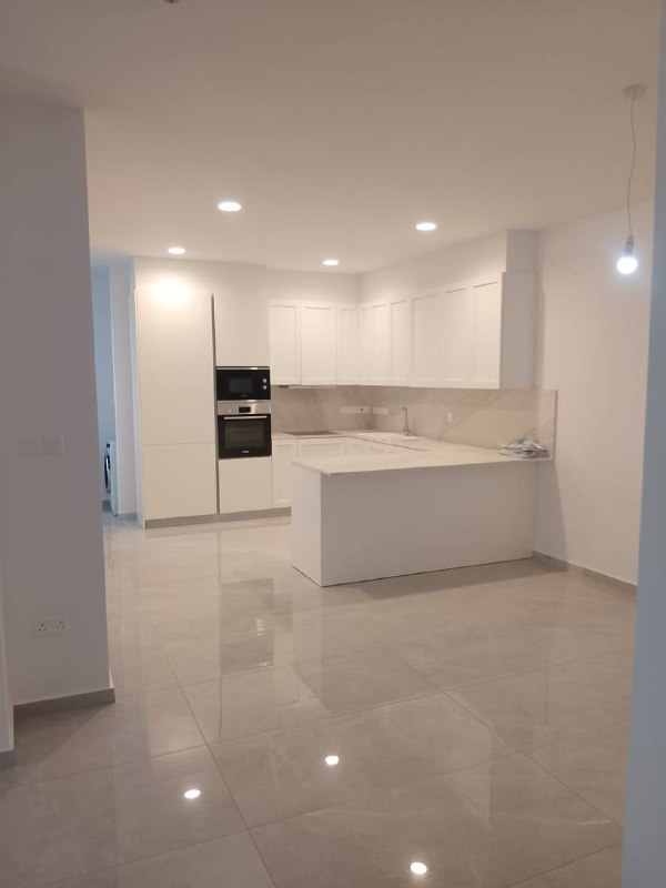 Brand-new 3-bedroom apartment for rent in Germasogeia photo 4