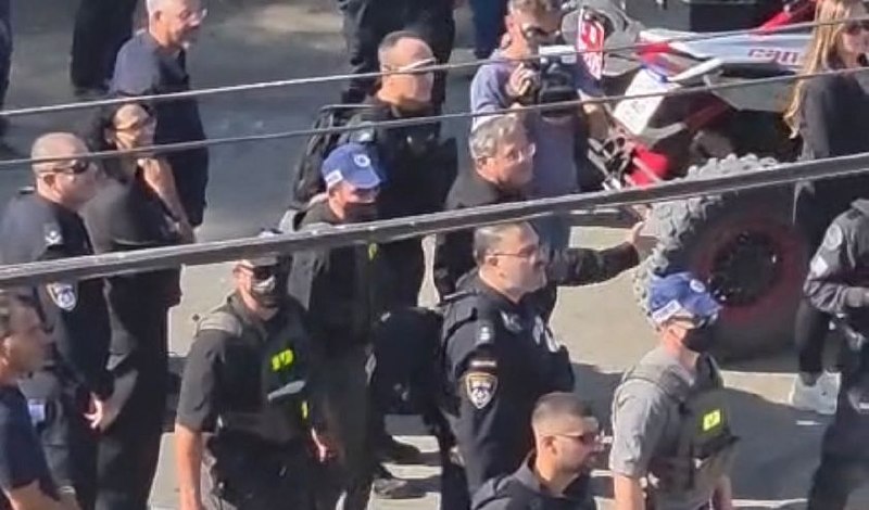 مرکز اطلاعرسانی فلسطین: 🔴بنگویر با خودروهای تخریب وارد محله الجواریش در الرمله شدمنابع محلی اعلام کردند «ایتمار بنگویر»، وزیر امنیت داخلی رژیم