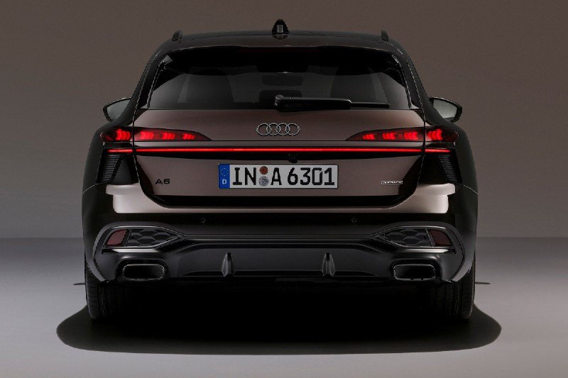 Компания Audi официально представила универсал A6 Avant нового поколения. 3