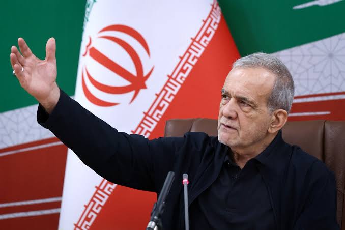 خبرپو: 🔸 پزشکیان: کسانی که دشمن را به تهاجم به ایران دعوت می‌کنند ایرانی نیستند👈 برای نمایش مطلب اینجا کلیک کنید@khabarpu