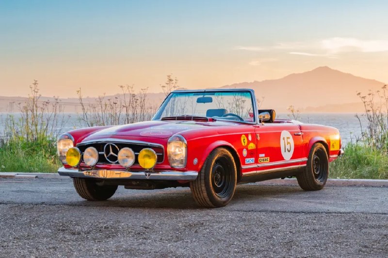 Этот SL 63 AMG на базе 230SL — тот ещё Frankenstein. Зарубежные источники сообща