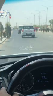 אנשי האזורים שבין כרבלא בירושלים לנג'ף הקדוש ממתינים למעבר הארון הטהור של האימאם ההרוג.