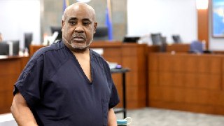 Суд присяжных в Лас-Вегасе признал 63-летнего Дуэйна «Киффи Ди» Дэвиса виновным по делу об убийстве рэпера Тупака Шакура в 1996 году, сообщает Los Angeles Times.Оглашение приговора назначено на 13 октября. Дэвису грозит наказание вплоть до пожизненного лиш