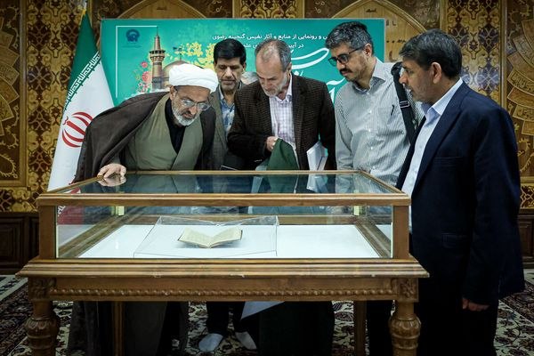 اخبار خراسان رضوی: رونمایی از نسخه خطی ثواب الاعمال ۷۴۲ ساله در کتابخانه حرم رضوی🔹در مراسم حاضر از نسخهای با محوریت منتخبی از ثواب الاعمال