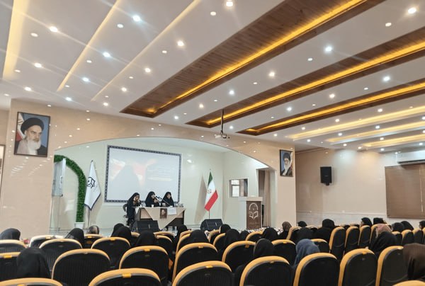 اخبار استان مرکزی: بازپس‌گیری میدان تبیین؛ روایت «بانو مجتهده امین» از نبرد فرهنگی در استان مرکزی🔹در حالی که نبرد نرم و تهاجم‌های فرهنگی، ا