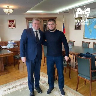 Хабиба Нурмагомедова третий год ищут в Плехановке — чтобы отдать диплом экономиста, который спортсмен оставил в московском университете два года назад.Ещё в 2021-м бывший чемпион UFC прошёл обучение в РЭУ им. Плеханова на бакалавриата. Учился на заочке — п
