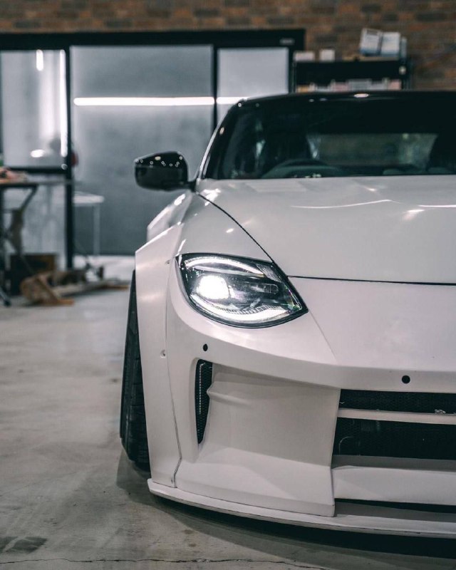 Liberty Walk собрала первое купе Nissan Z в обвесе собственной разработки 5