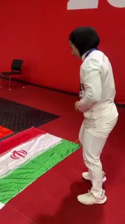 🎦 Rehan Karimi bowed in gratitude to the Iranian flag after making history at the Asian Games