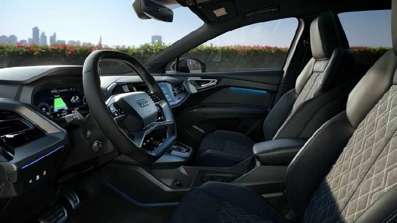 Audi обновила кроссовер Q4 e-tron и Q4 Sportback e-tron 5