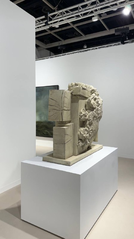 Art Basel Hong Kong 2026 Рабочая поездка по Китаю привела нас из Шэньчжэня в Гонконг. Визит на Art Basel вместе с заказчиками стал важным этапом ис... - изображение 6 - art, basel, hong
