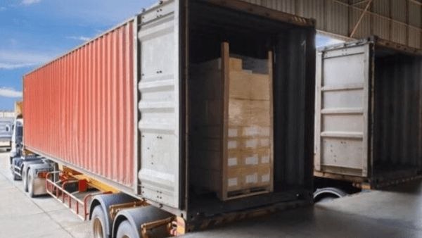 پایگاه خبری وهار: توقیف ۲ میلیارد تجهیزات پزشکی فاقدمجوز در خرمآباد🔸فرمانده انتظامی شهرستان خرمآباد: یک دستگاه خودروی ایسوزو حامل تجهیزا