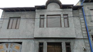 For sale: House in Sergeli, 2.5 sot, 7 rooms, courtyard house
