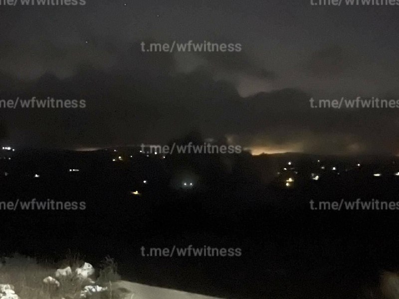 ️🇱🇧🇮🇱 תמונות מתעדות תקיפה אווירית ישראלית על טאלוסה, דרום לבנון. תקיפות אוויריות ישראליות נצפו גם בזאוט…