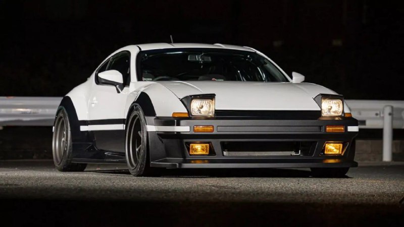 Toyota GR86 получила тюнинг с выдвижными фарами в стиле легендарной AE86 из 80-х.