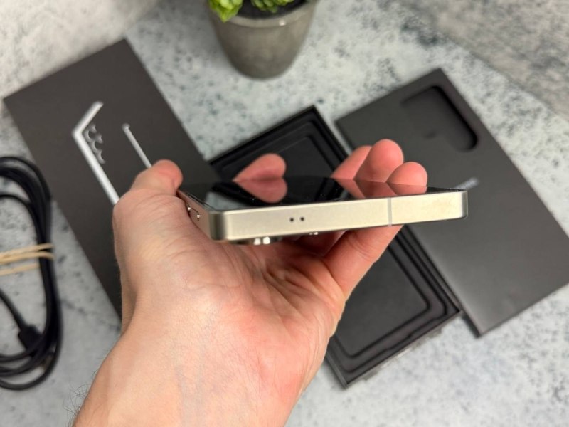 Продаю Samsung Galaxy S25 Ultra 1tb Titanium Black