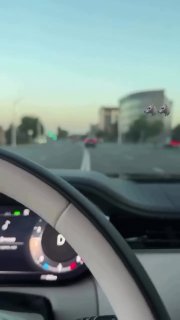 Адам Кадыров выложил видео, на котором он выезжает на встречную полосу через двойную сплошную с превышением скоростиСын главы Чечни Адам Кадыров опубликовал видео, на котором он за рулем Range Rover нарушает сразу несколько правил дорожного движения. Ролик