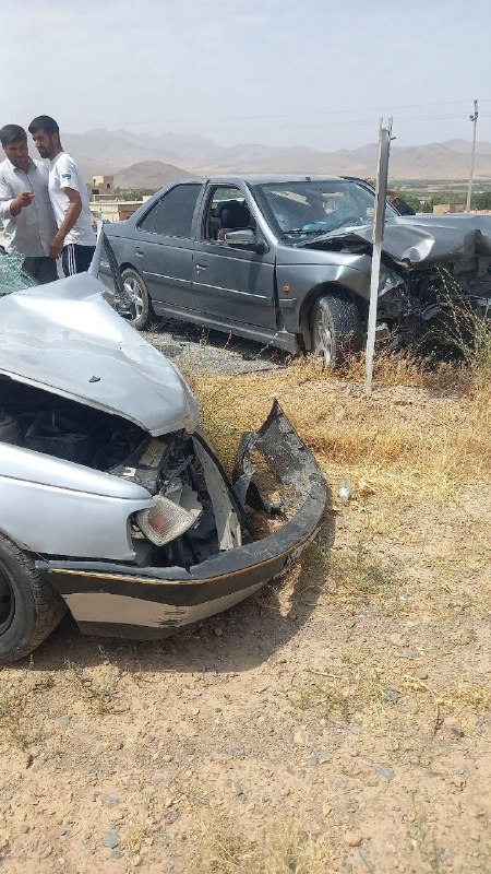 🍂کانال استوهیا 🍂: #حوادث سر دهسد ساعت۱۱تصادف شاخ به شاخ ۴۰۵ وپرشیا سه نفر مجروح آمبولانس به سرعت در محل حاضر شد@ostohia#حوادث سر دهسد ساعت