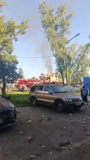 В подмосковном Егорьевске в результате падения беспилотника загорелся частный дом, погиб попавший под завалы шестимесячный ребенок, сообщает губернатор.Из-под завалов также извлекли двух взрослых и еще одного ребенка, пострадавшие госпитализированы, пишет 