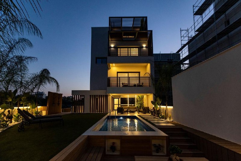 4-bed furnished villa with pool in Limassol photo 1