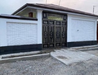 Уй сотилади ховли