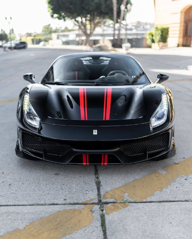 Ferrari Pista Spyder 3