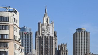 Россия пожалуется в Международный суд ООН на страны Балтии из-за «дискриминации русских»МИД России намерен обратиться в Международный суд ООН из-за отказа Латвии, Литвы и Эстонии «прекратить политику ущемления прав русских», передают «Известия» со ссылкой 